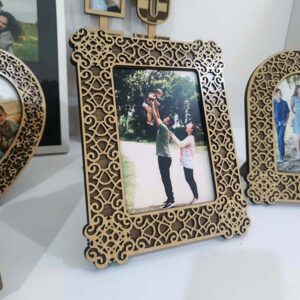 Cadre Photo Artisanal en Bois Arabesque – Vertical